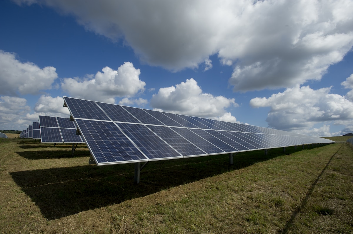 Solar panel system integrated with smart home automation for energy efficiency
