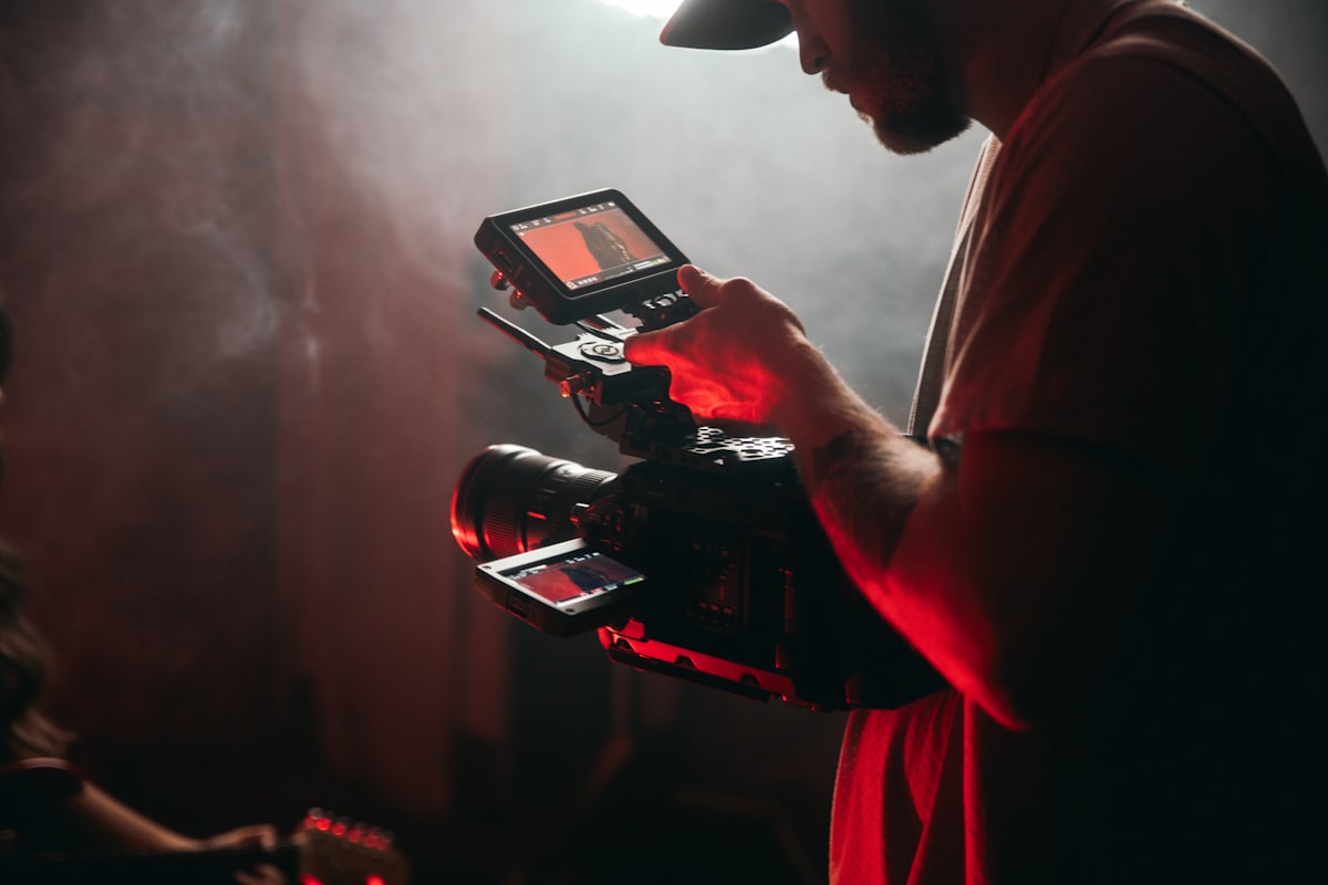 Pengujian baterai HP saat motret night mode 200MP vs 12MP untuk fotografer event dan konser