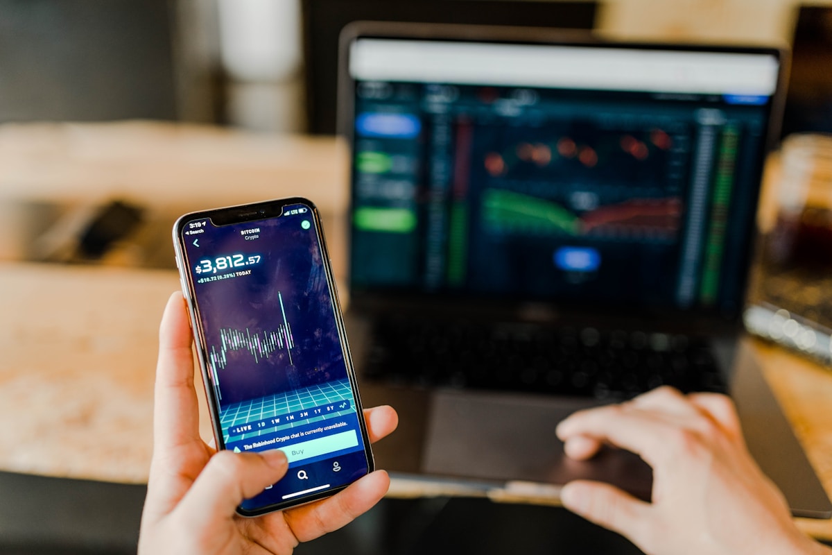 DAO governance voting untuk audit model AI open-source di ekosistem blockchain