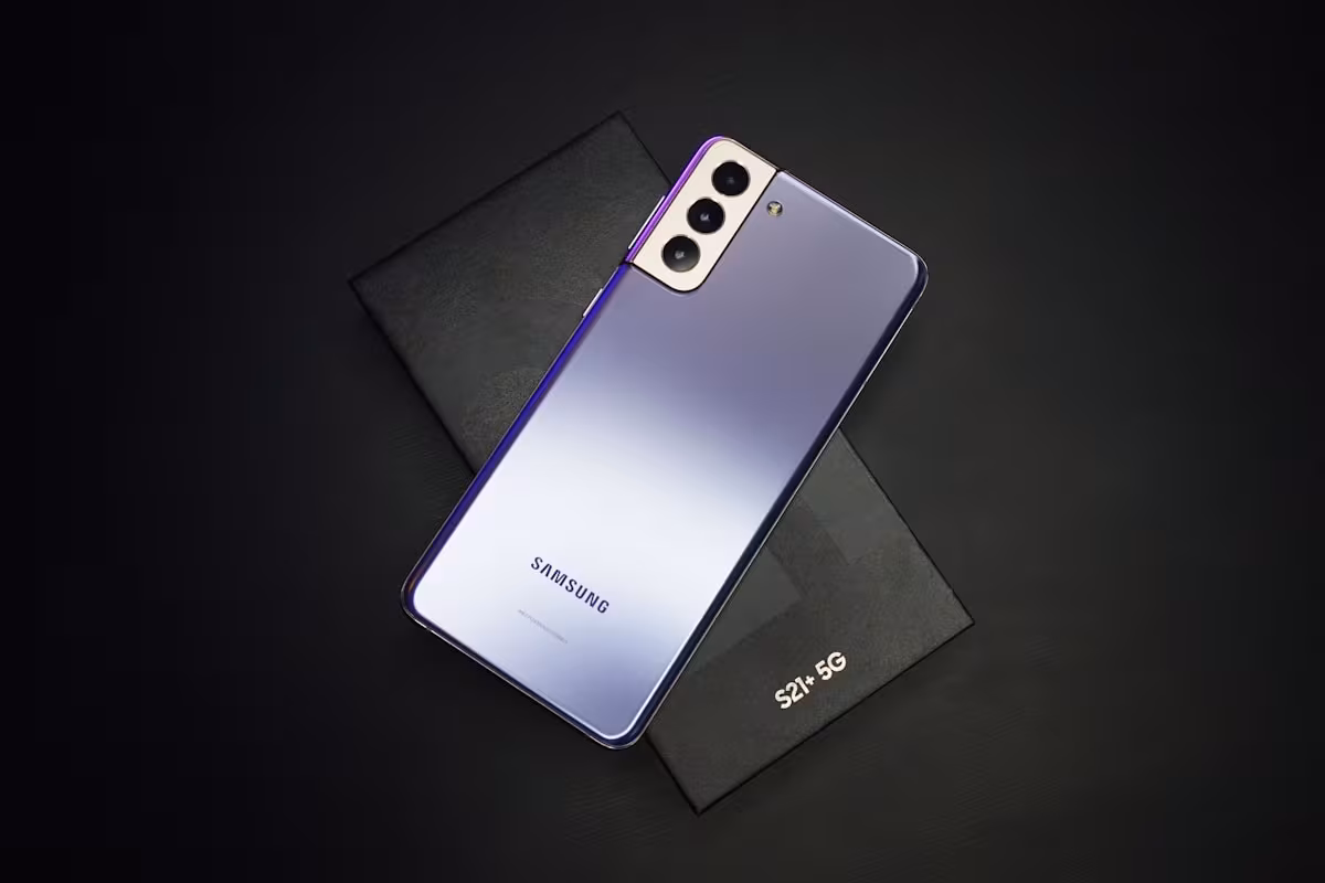 Engsel HP lipat 2026 lebih tangguh dengan desain droplet-style dan rating IPX8