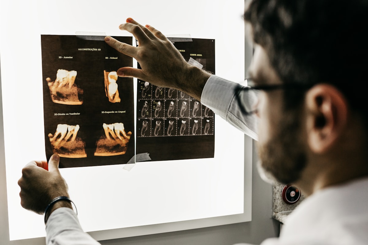 Konsep facial recognition AI glasses dan implikasinya terhadap anonimitas publik