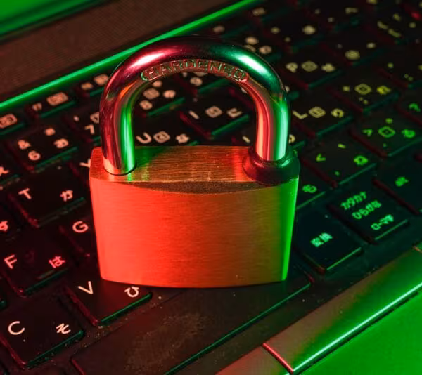 Tim admin melakukan incident response darurat setelah WordPress terkena hack