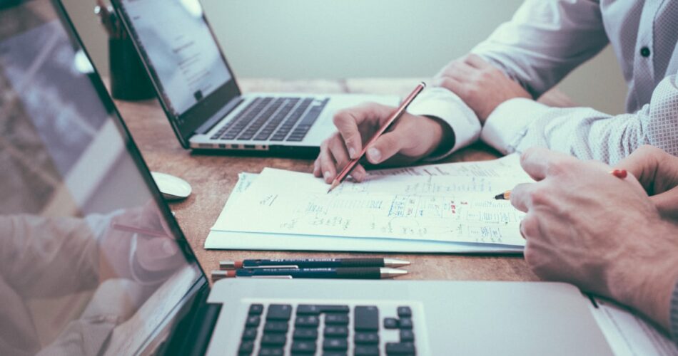 Memo PHK perusahaan dengan kode tersembunyi tentang realokasi AI yang perlu dibaca karyawan tech