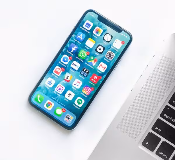 Perbandingan HP AI dan smartphone biasa untuk penggunaan sehari-hari