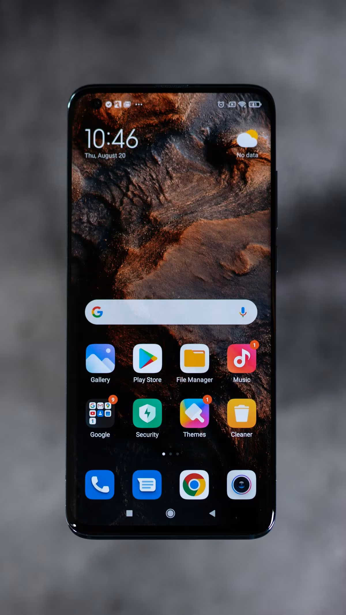 Closeup engsel baru Galaxy Z Fold 6 - desain hinge yang lebih rapat dan kokoh