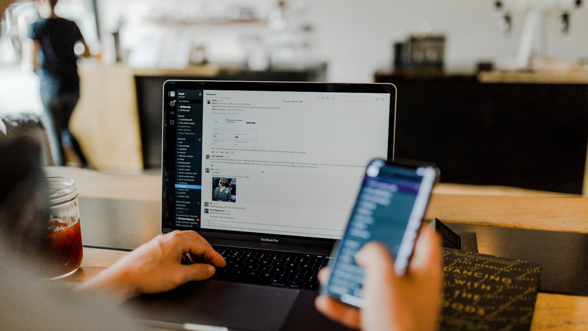 Framework keamanan AI dan defense in depth untuk mencegah escape